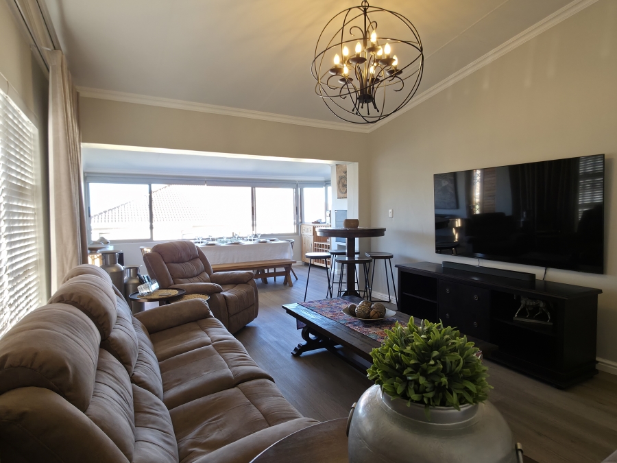 4 Bedroom Property for Sale in Wavecrest Eastern Cape